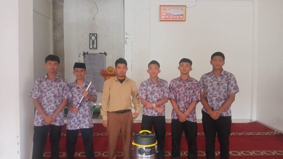 Satu Unit Vacuum Cleaner Masjid Santri Terealisasi